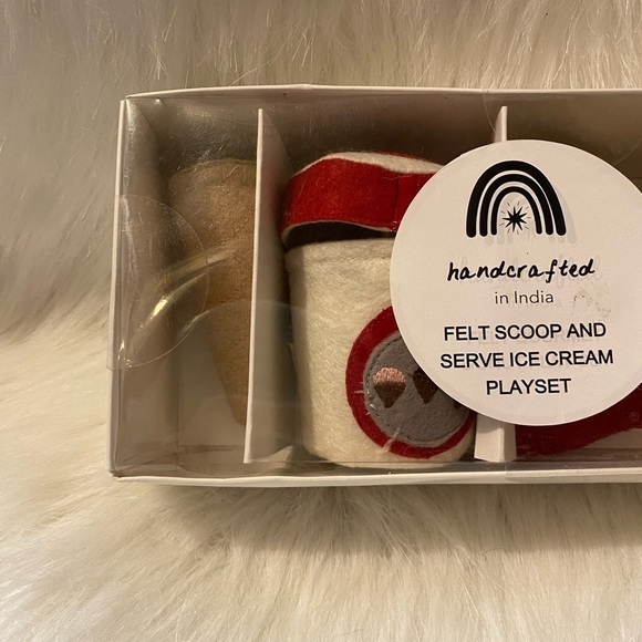 Felt Scoop And Serve Ice Cream Playset Ages 3+ Toy - Picture 2 of 5